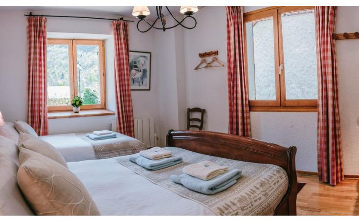 Chalet Rostaing, Alpe d'Huez, Double Bedroom 3